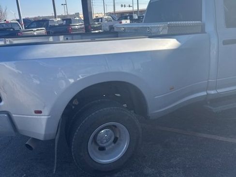 Used 2017 RAM 3500 Tradesman w/ Chrome Appearance Group image 5