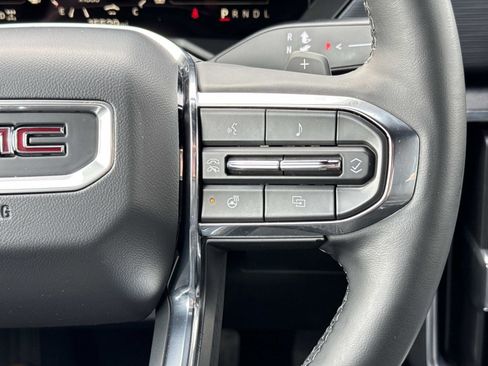 Used 2025 GMC Acadia Elevation image 7