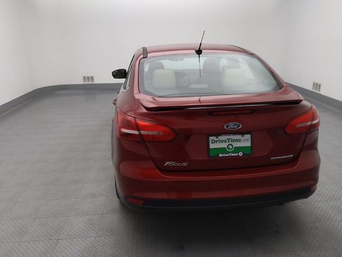Used 2017 Ford Focus Titanium FWD image 6