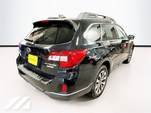 Used 2017 Subaru Outback 2.5i Limited AWD/4WD image 5