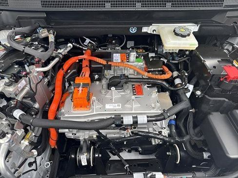 New 2025 Chevrolet Equinox EV RS FWD image 11