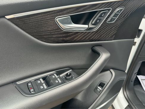 Used 2022 Audi Q8 Premium Plus image 11