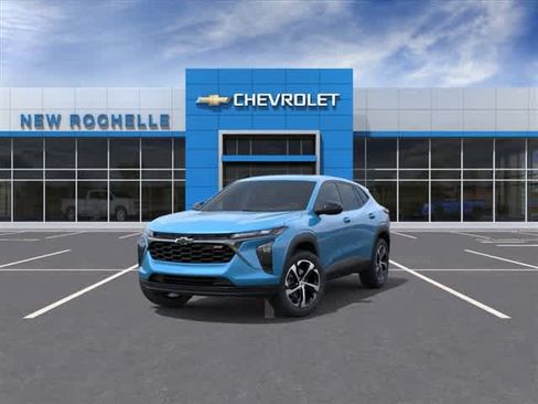 Used 2026 Chevrolet Trax RS w/ Sunroof Package FWD image 8