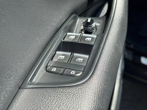 Used 2019 Audi Q8 Premium Plus w/ Premium Plus AWD/4WD image 25