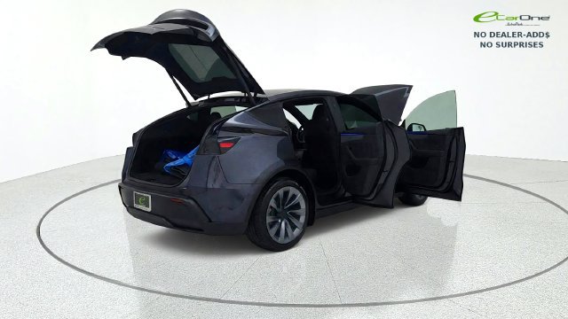 Used 2026 Tesla Model Y AWD image 18