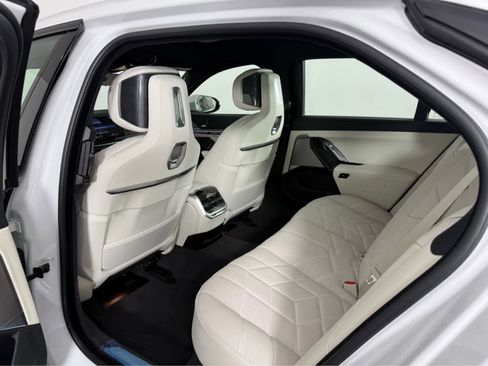 New 2026 BMW 750e xDrive w/ Executive Package image 17