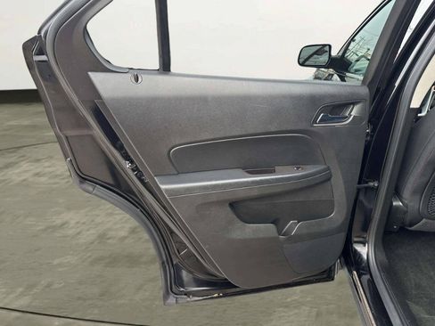 Used 2017 Chevrolet Equinox LT FWD image 12