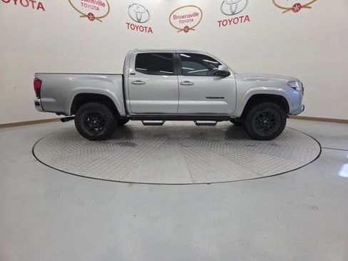Used 2022 Toyota Tacoma SR5 image 3