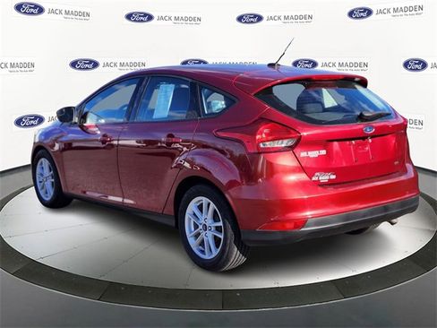 Used 2017 Ford Focus SE image 3