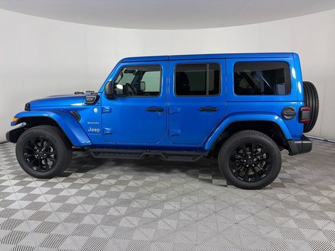 Used 2024 Jeep Wrangler Unlimited Sahara AWD/4WD image 4