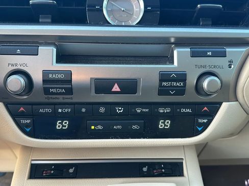 Used 2013 Lexus ES 350 ES 350 Sedan 4D image 40