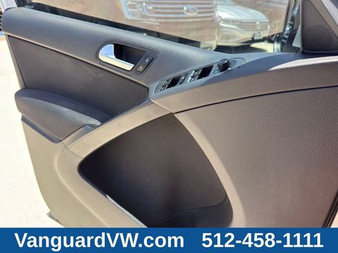 Used 2018 Volkswagen Tiguan Limited FWD image 21