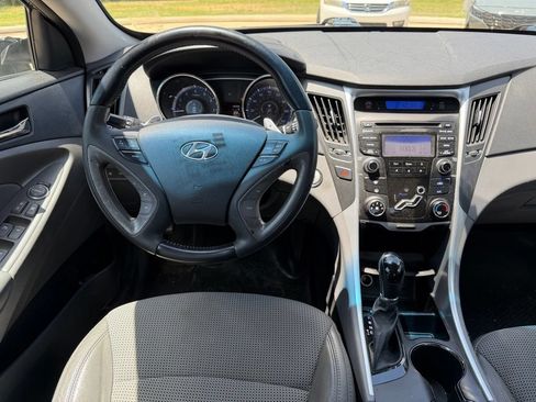 Used 2013 Hyundai Sonata SE FWD image 14