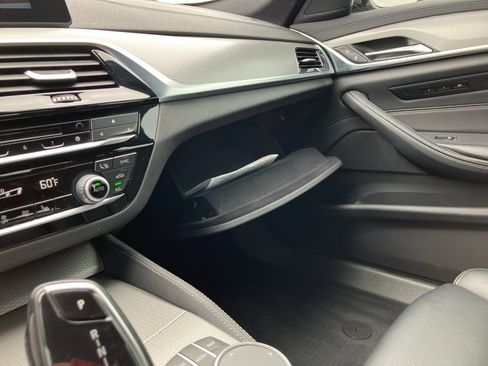 Used 2018 BMW 530i xDrive w/ M Sport Package AWD/4WD image 25