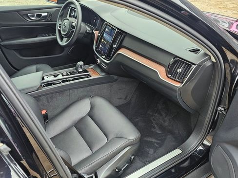 Certified 2024 Volvo V60 B5 Cross Country Plus image 12