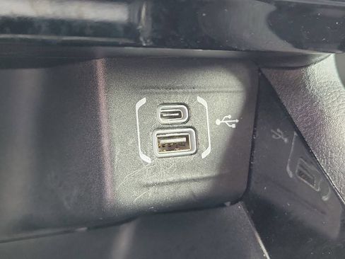 Used 2022 Jeep Compass Latitude FWD image 30