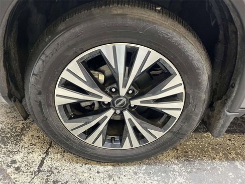 Certified 2023 Nissan Rogue SV w/ SV Premium B Package image 10