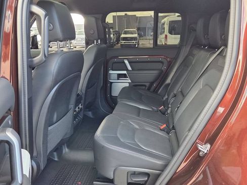 Used 2024 Land Rover Defender 130 X-Dynamic SE AWD/4WD image 12