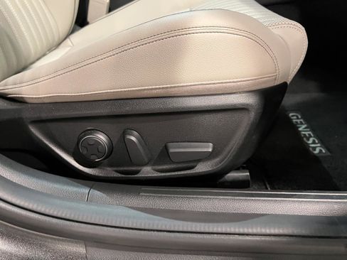 Used 2023 Genesis G70 2.0T w/ Sport Prestige Package image 39