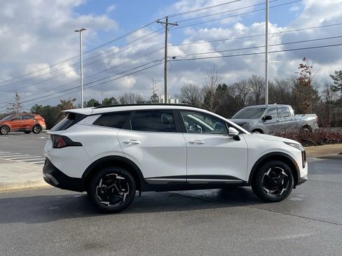 New 2026 Kia Sportage EX image 8
