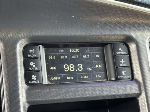 Used 2012 Dodge Charger SE RWD image 3