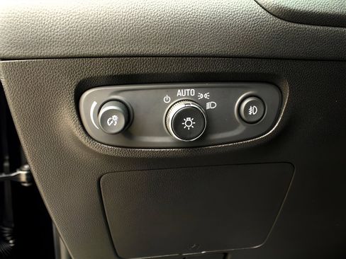 Used 2023 Buick Encore GX Select image 24