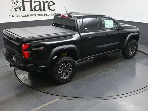 New 2026 Chevrolet Colorado ZR2 w/ Technology Package AWD/4WD image 18