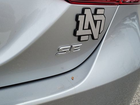 Used 2023 Toyota Camry SE image 18