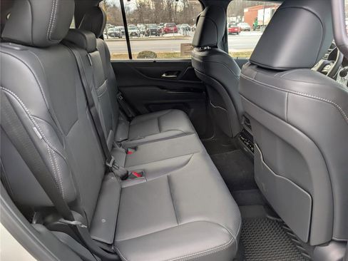 New 2026 Lexus LX 700h Luxury image 6