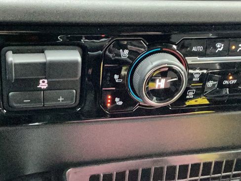 Used 2023 Chevrolet Silverado 1500 LTZ image 29