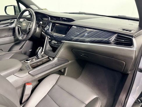 Used 2024 Cadillac XT6 Premium Luxury AWD/4WD image 32