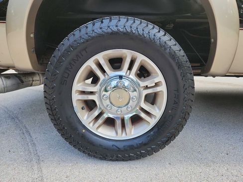 Used 2014 Ford F250 King Ranch w/ FX4 Off-Road Package AWD/4WD image 12