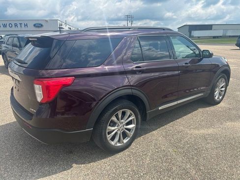 Used 2023 Ford Explorer XLT w/ Equipment Group 202A image 7