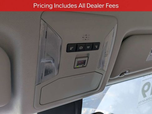 Used 2019 Toyota RAV4 LE FWD image 22