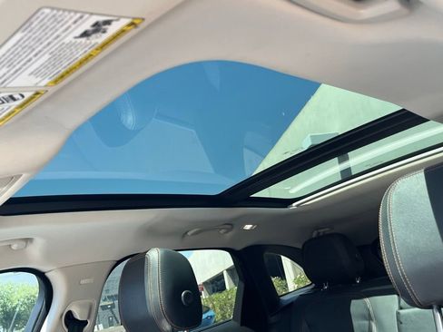 Used 2017 Jaguar F-PACE Prestige image 9