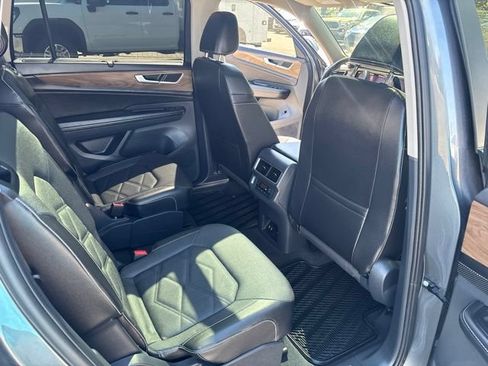 Used 2024 Volkswagen Atlas SE FWD image 32