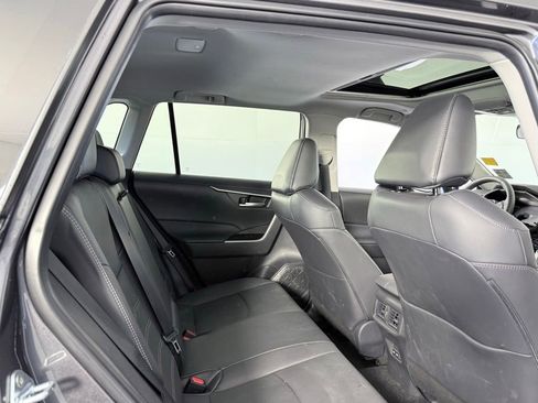 Used 2025 Toyota RAV4 XLE Premium image 22