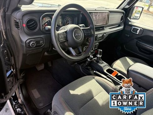 Used 2024 Jeep Wrangler Unlimited Rubicon image 23