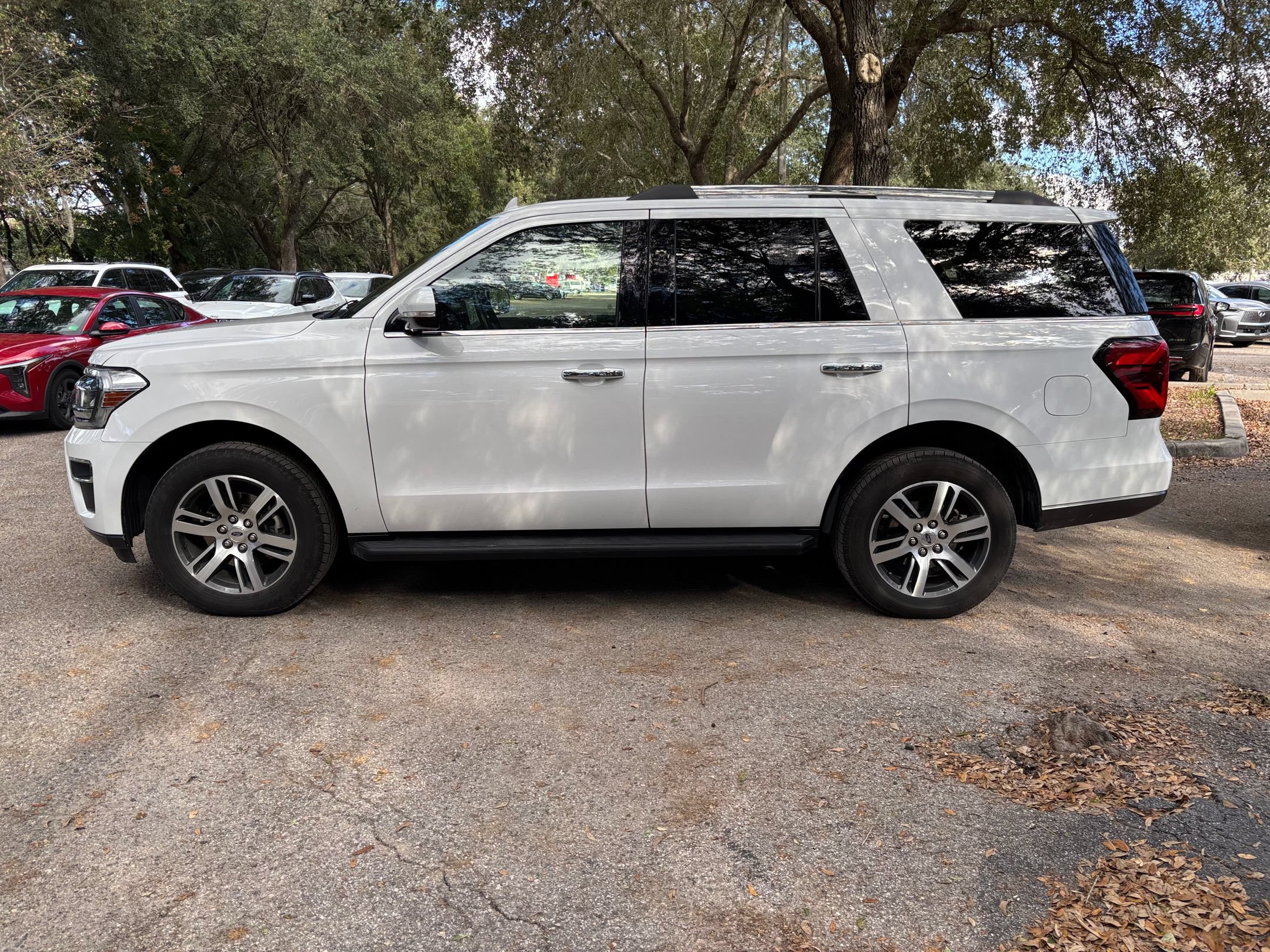 Used 2024 Ford Expedition Limited RWD image 18