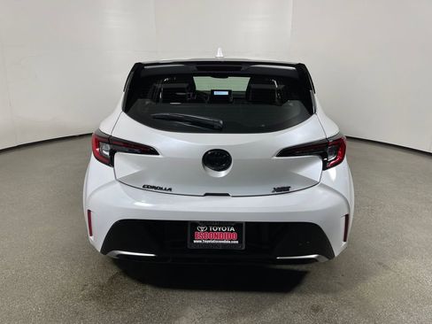 Used 2025 Toyota Corolla XSE FWD image 4