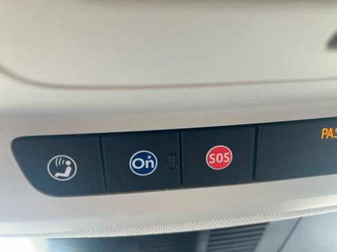 Used 2025 Buick Envision Sport Touring AWD/4WD image 21
