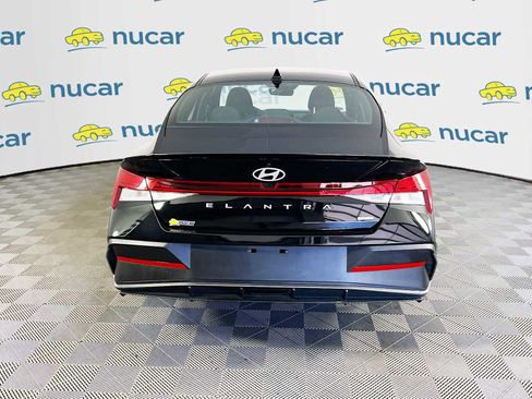 Certified 2025 Hyundai Elantra SEL image 6