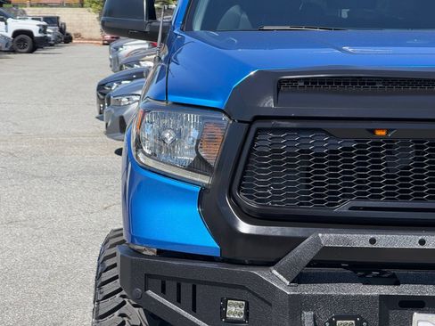 Used 2018 Toyota Tundra SR5 w/ SR5 Upgrade Package RWD image 13