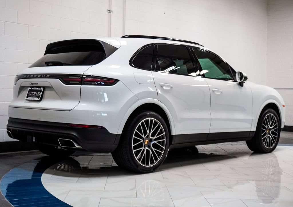 Used 2023 Porsche Cayenne AWD/4WD image 33