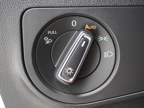 Used 2022 Volkswagen Tiguan SEL R-Line image 28