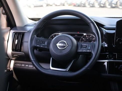 Certified 2025 Nissan Pathfinder SL w/ Black Appearance Package AWD/4WD image 26