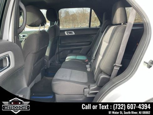 Used 2015 Ford Explorer XLT image 19