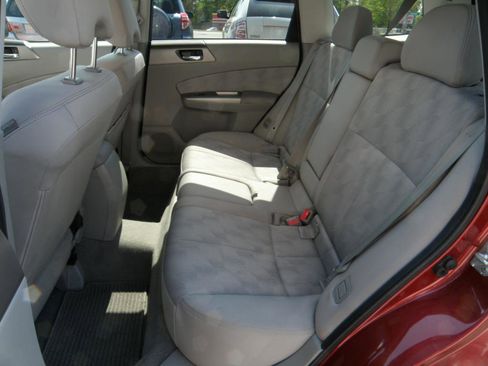 Used 2010 Subaru Forester 2.5X Premium image 8
