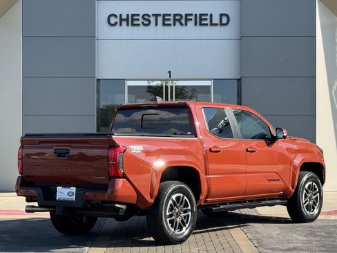 Used 2025 Toyota Tacoma TRD Sport w/ TRD Sport Premium Package AWD/4WD image 2