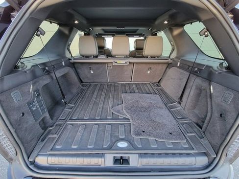 Used 2024 Land Rover Discovery Dynamic SE image 6